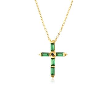 Cyzarine - Collier pendentif croix en cristal baguette 1