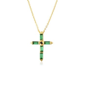 Cyzarine - Collier pendentif croix en cristal baguette 17