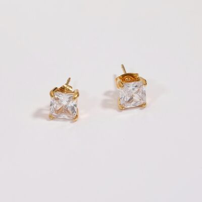Kira - Stud Earrings in Diamond Cut