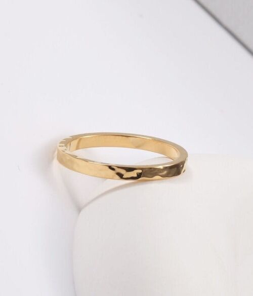 Arlo - Dainty Hammered Gold Band Ring