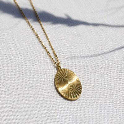 Jerod - Oval Sunburst Charm Necklace