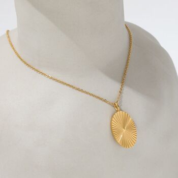 Jerod - Collier Oval Sunburst Charm 6