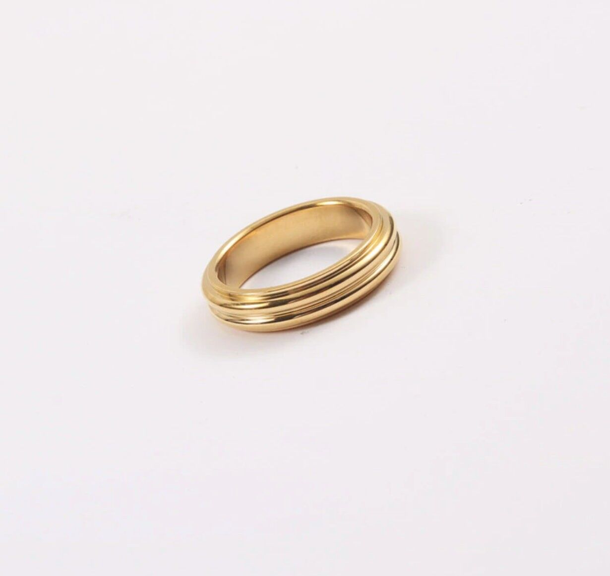 Velvet - Threader Gold Band Ring