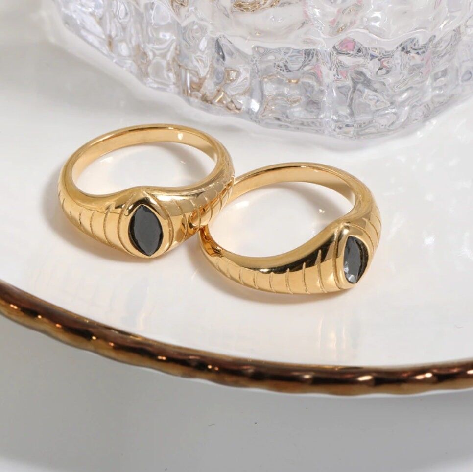 Birdy - Anello di cristallo nero