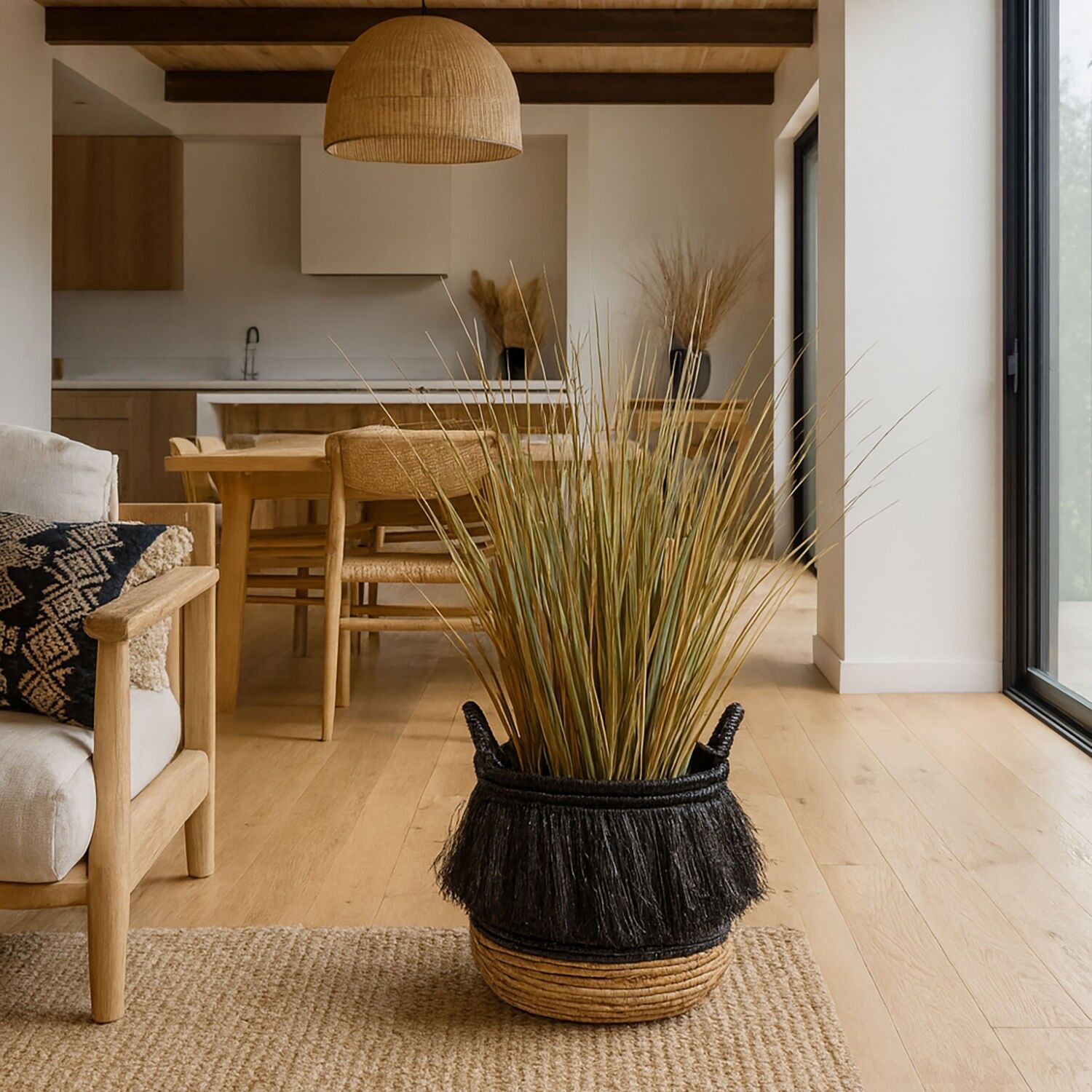 Panier en abaca naturel a franges noires diamètre 30cmxht36cm ZALO