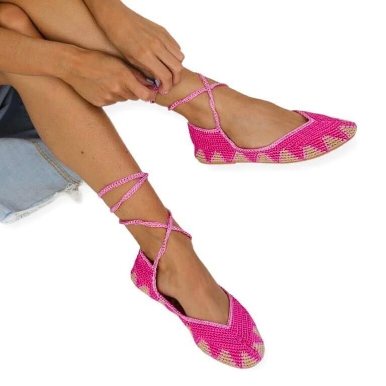 Handgefertigte Häkelballerinas für Damen. Damenmode B2B