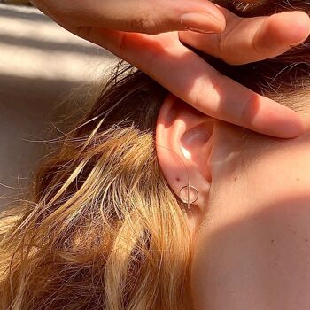 Boucles d'oreilles à tige minimalistes en forme de cercle 4
