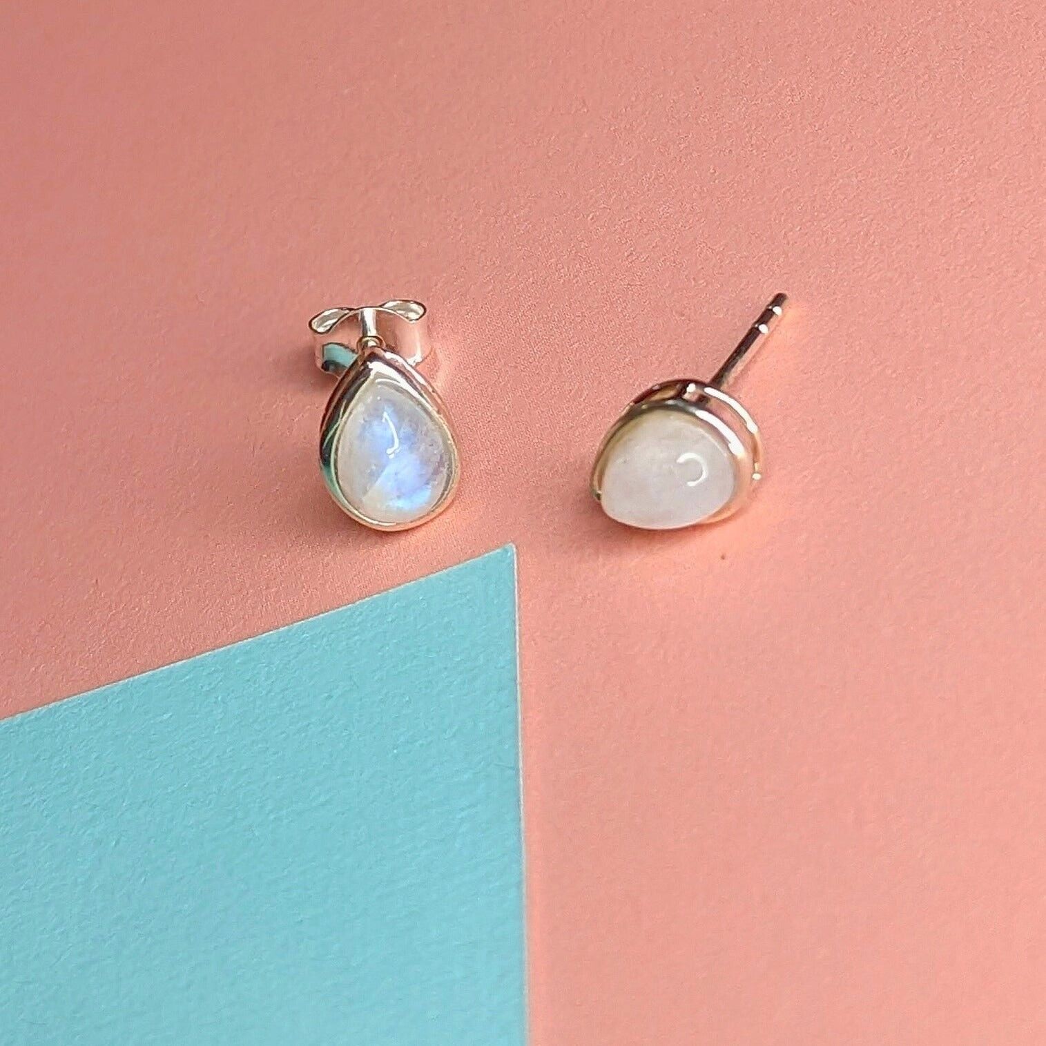 Goccioline di pietra di luna arcobaleno