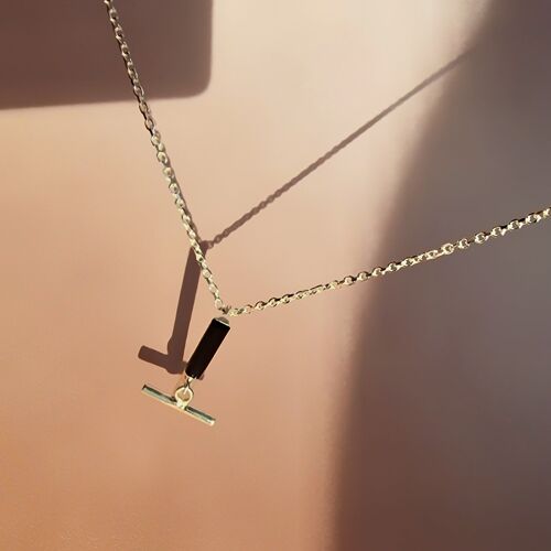 Minimalist Movement Onyx T-Bar Necklace