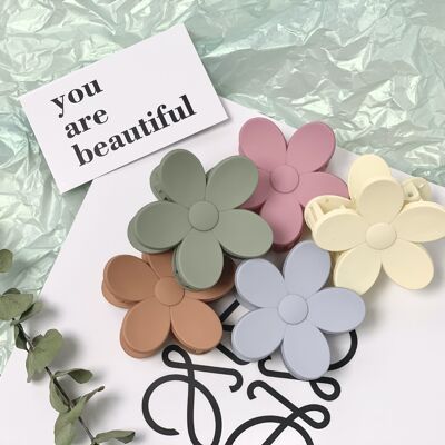 Matte Flower Shape Hair Claw Clip