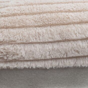 COUSSIN FOURRURE POLYESTER BEIGE TS152470 3