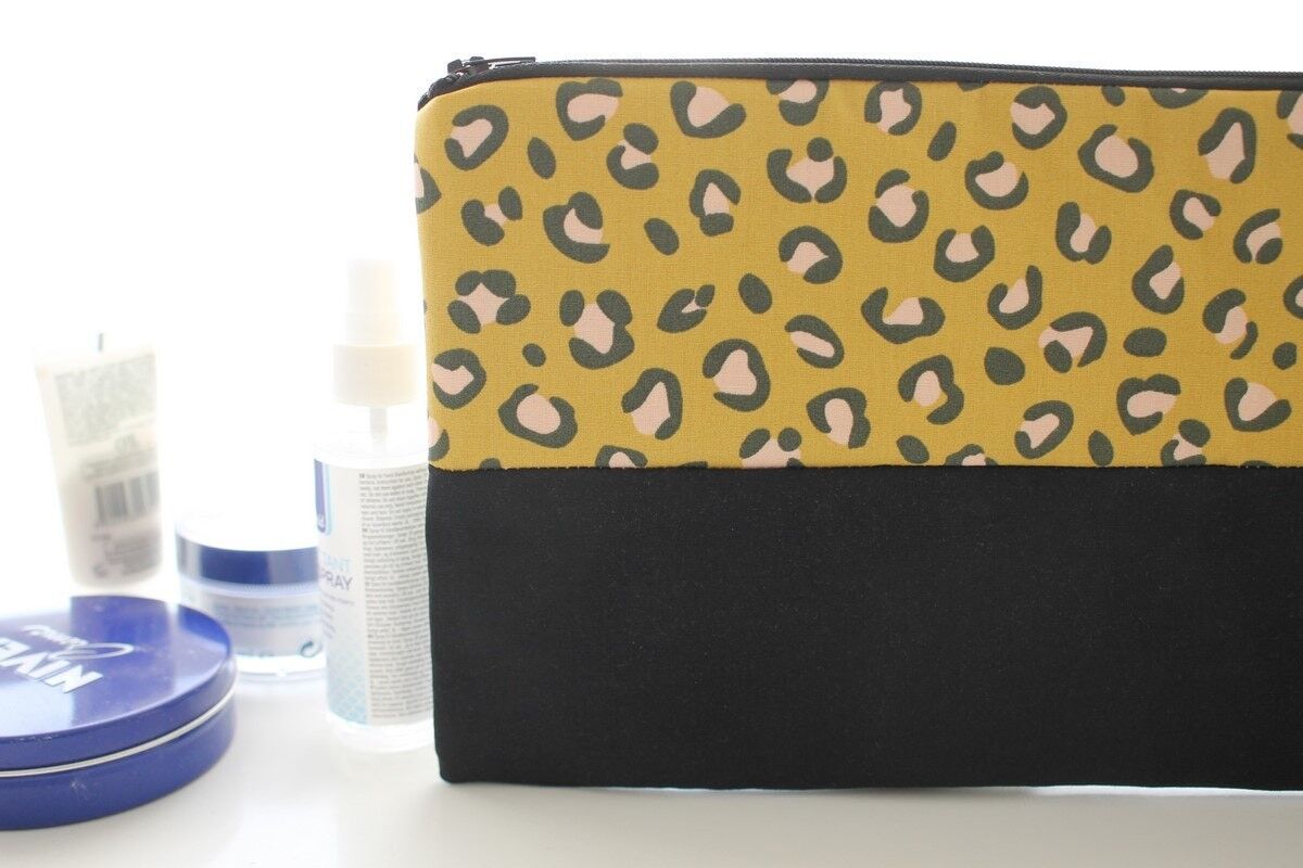 Pochette Maya leopardata gialla con zip