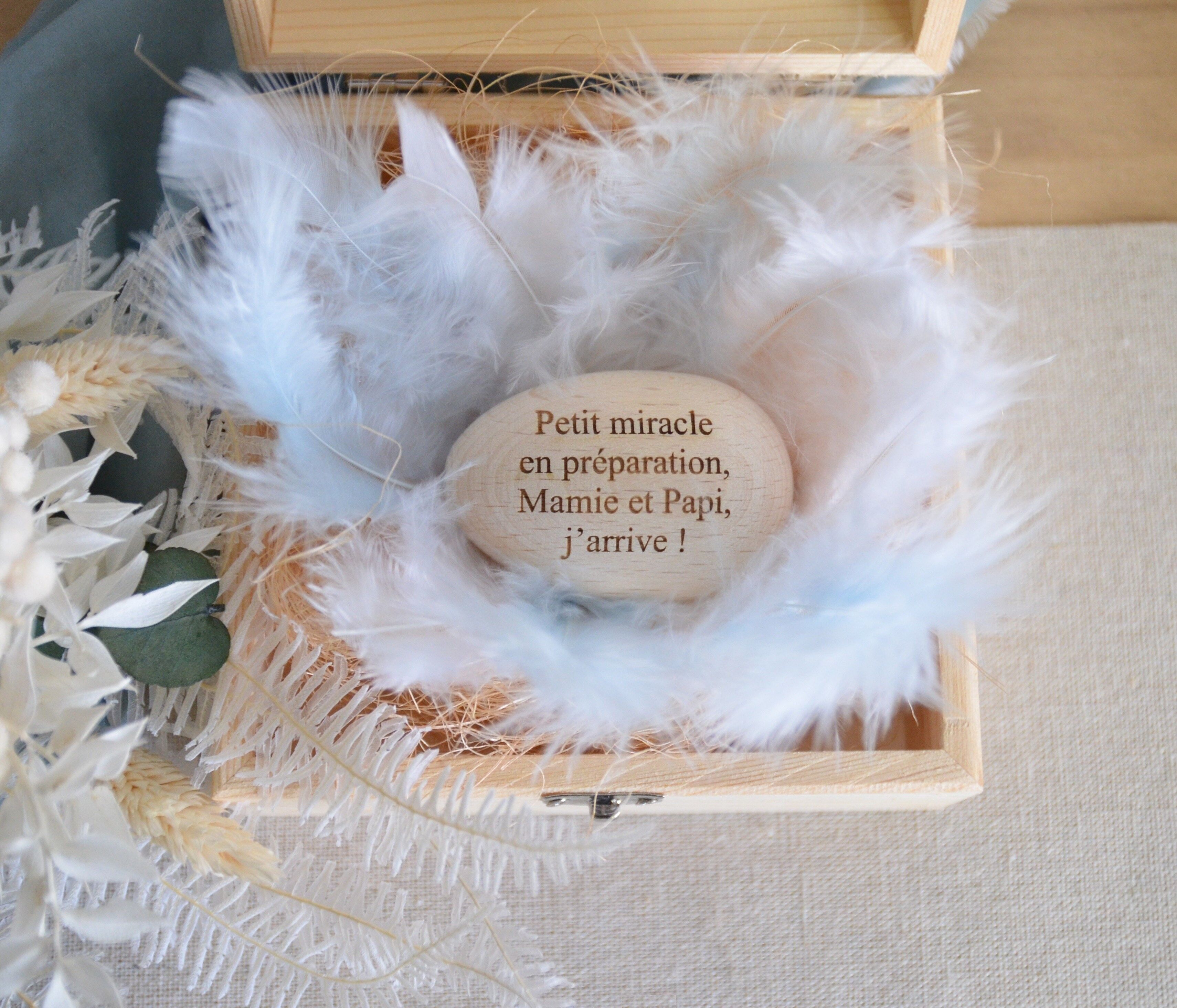 Ei für originelle Schwangerschaftsanzeige