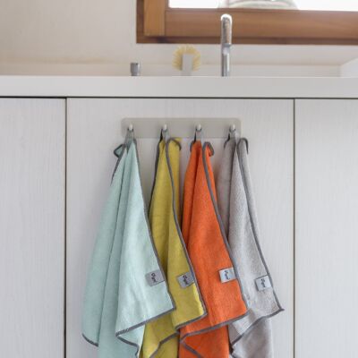 Microfiber cloths with hook