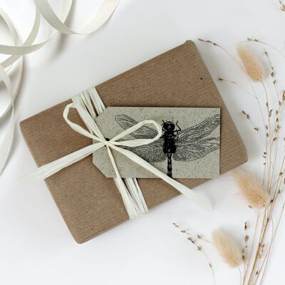 Étiquette-cadeau libellule en papier d'herbe