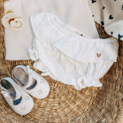 Ruffled bloomers in white cotton gauze