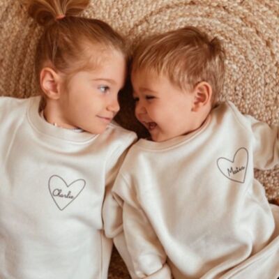 Sudadera infantil Mon Coeur beige con cuello redondo