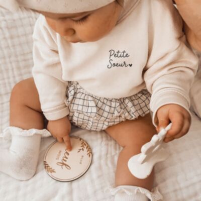 Beigefarbenes Sweet Words Baby-Sweatshirt mit kleinem Muster