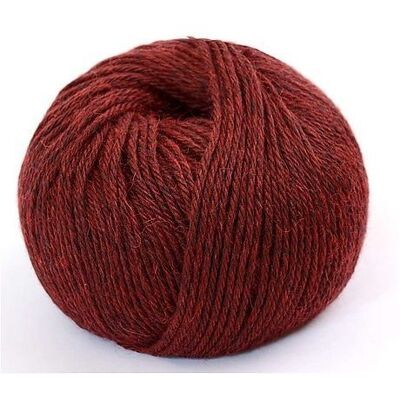 Ball of alpaca wool Bordeaux red