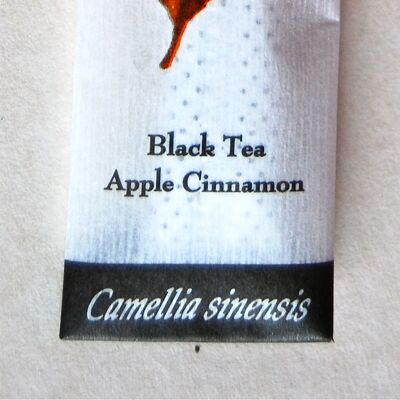 Box of 32 organic apple-cinnamon black tea sticks