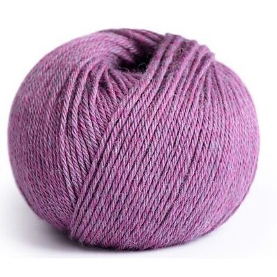 Ball of alpaca wool Lila