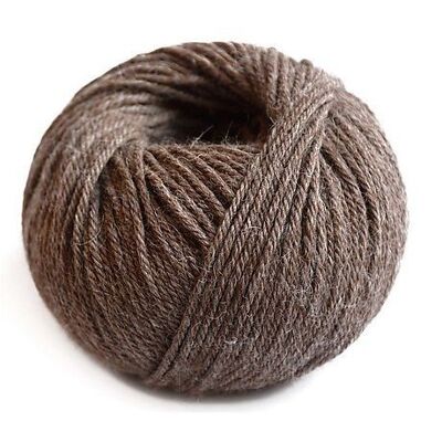Ball of alpaca yarn Sepia brown