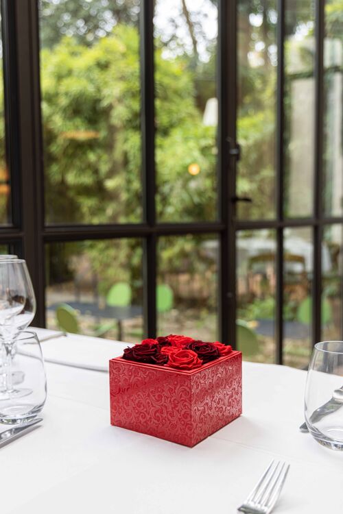 Coffret de fleurs préservées - Objet de décoration florale - Boite Rouge Taille M