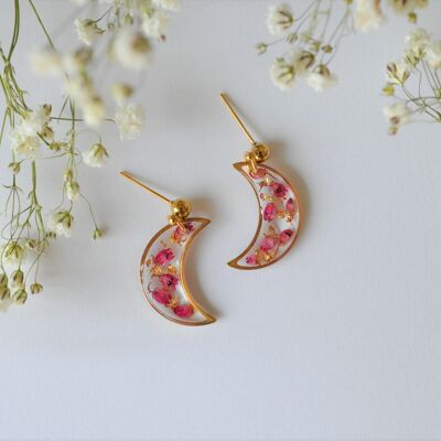 Petites boucles d'oreilles dorée croissant de lune et vraie fleurs de bruyères séchées