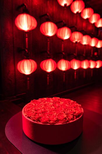 Coffret / Box roses rouges éternelles - Chic et éternel : ICONIC -Coffret de fleurs préservées - Objet de décoration florale - Boite Rouge Taille L 2
