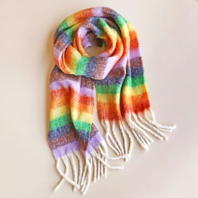 Bufanda de invierno a rayas de color arcoíris
