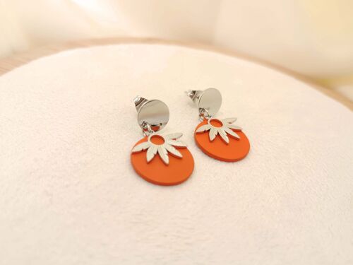 Boucles d'oreilles pendants orange avec fleur