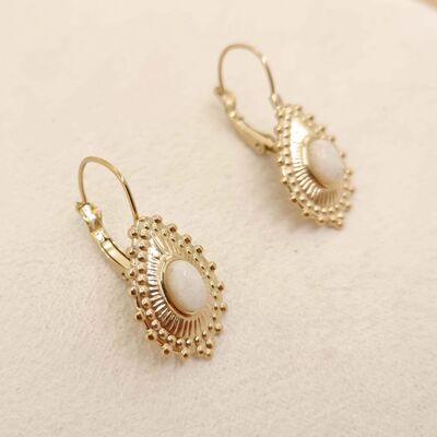 Earrings with white stone