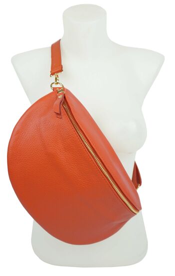 Grand sac banane en cuir Orange Anaé 1