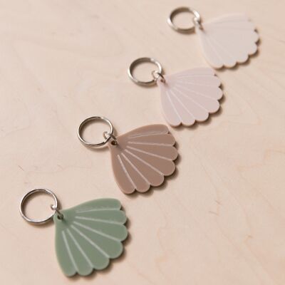 NUDE COLOR SHELL KEY RING