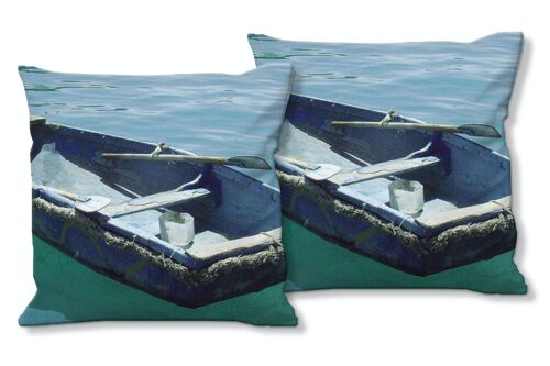 Deko-Foto-Kissen Set (2 Stk.), Motiv: Blaues Boot im blauen Meer 1 - Größe: 40 x 40 cm - Premium Kissenhülle, Zierkissen, Dekokissen, Fotokissen, Kissenbezug