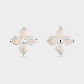Boucles d'oreilles en argent avec opales blanches 1