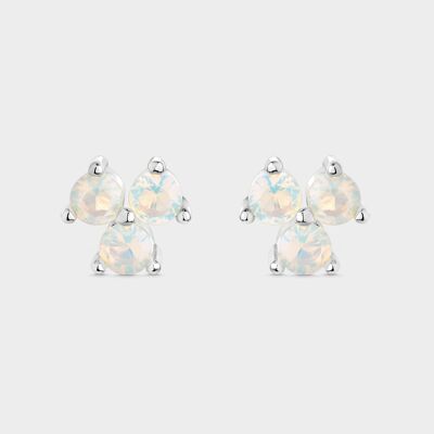 Boucles d'oreilles en argent avec opales blanches en griffes