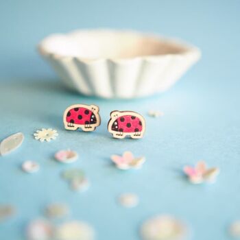 Boucles d'oreilles en bois coccinelle 1