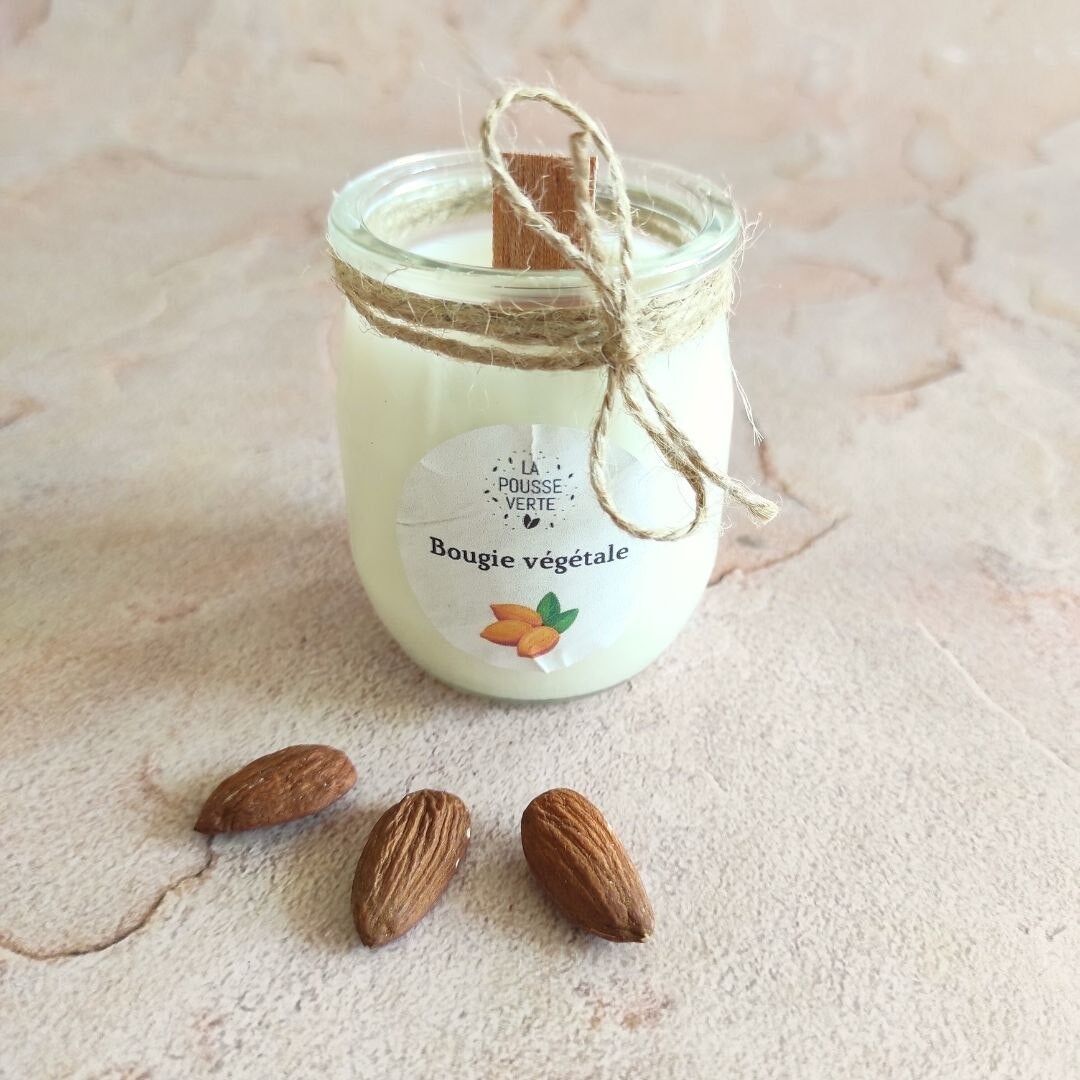 Almond scented candle in vegetable wax