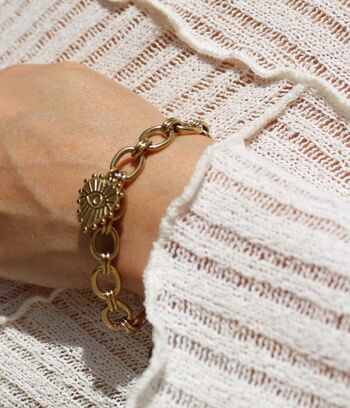 Bracelet doré à chaine large et pendentif cœur Judith | Bijoux faits main en France 6