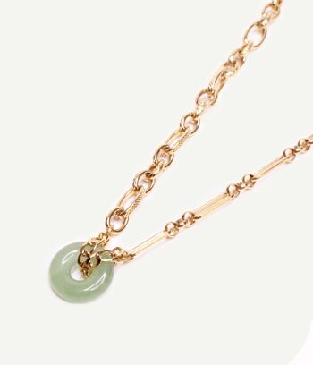 Collier à chaîne dorée et pendentif anneau en jade Paloma | Bijoux faits main en France 2