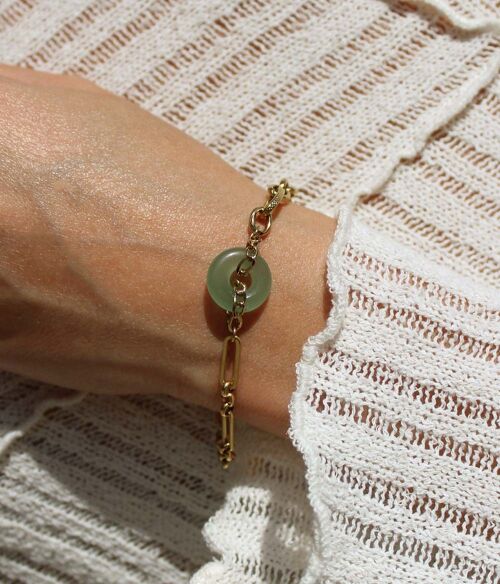 Bracelet à chaîne dorée et pendentif anneau en jade Paloma | Bijoux faits main en France
