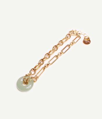 Bracelet à chaîne dorée et pendentif anneau en jade Paloma | Bijoux faits main en France 3