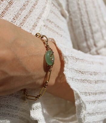 Bracelet à chaîne dorée et pendentif anneau en jade Paloma | Bijoux faits main en France 4