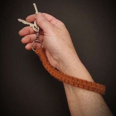 porte-clefs bracelet en macramé