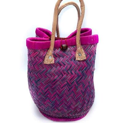 round straw bag