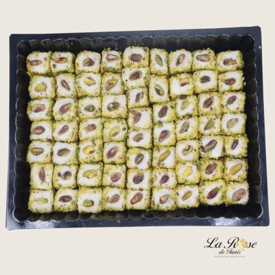 Cubo Di Pasticceria Orientale Al Pistacchio