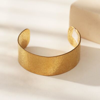 Wide adjustable hammered bangle/cuff with details