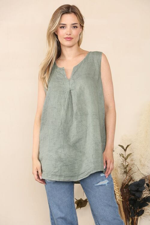 Relaxed linen top with pleat