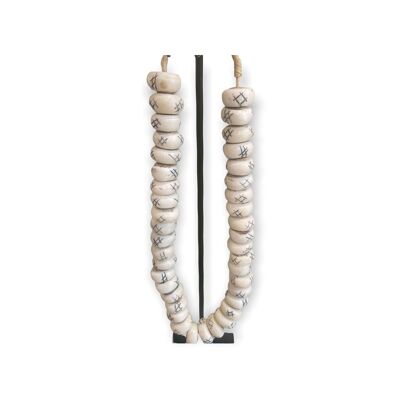 Kenia-Perlen – weiß und schwarz CWKen01
